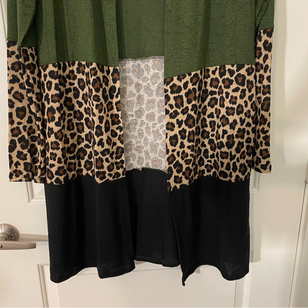 HAPTICS BOHO LEOPARD ANIMAL COLOR BLOCK MEDIUM LONG SLEEVE POCKETS CARDIGAN - Picture 10 of 12